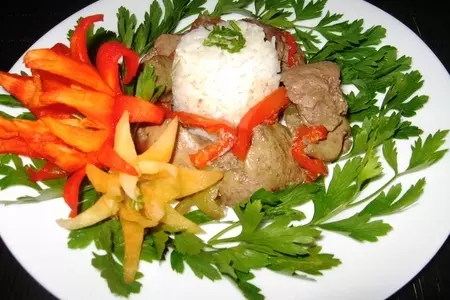 Куриная печень, жаренная с луком и сладким перцем