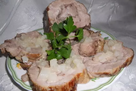 Запеченная свиная шейка с дыней