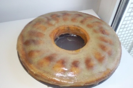 Фото к рецепту: Овсяно-сливочный кекс с изюмом, курагой и в яблочно-ванильной глазури