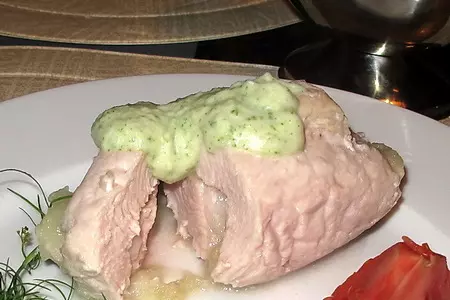Рулетики из индейки с яблочным пюре