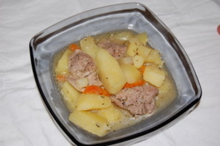 Фото к рецепту: Картофель с мясом по-домашнему или "картофельный соус"