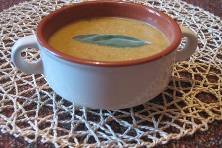 Тыквенный крем-суп с шалфеем
