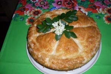 Пирог с мясом и яблоками