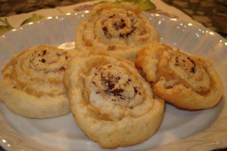 Фото к рецепту: Творожное печенье с фруктами и орехами