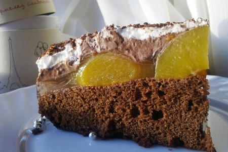 Фото к рецепту: Шоколадно-фруктовый торт «люби меня люби»