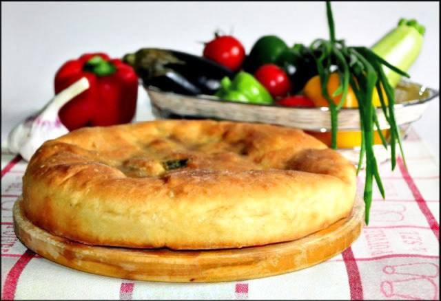 Цахараджин (осетинский пирог с листьями свеклы)