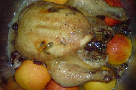 Курица в яблоках с изюмово-тимьяновым соусом (сюрприз для маши (манюша))