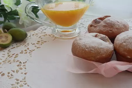 Маффины из фейхоа с цитрусовым соусом