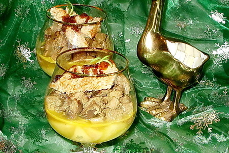 Новогодний подарок от матушки гусыни (закуска из гусиной печенки с карамелизированной грушей)