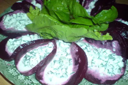 Закуска "свекольные кулёчки с творожной начинкой"