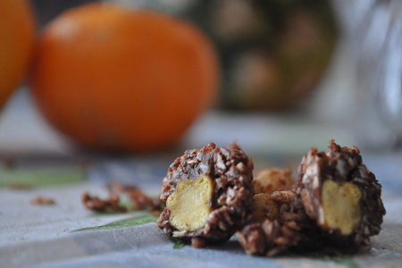 Фото к рецепту: Нахутак с мёдом в шоколадно - кокосовой глазури