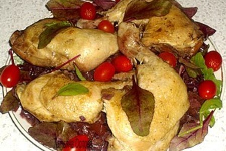Фото к рецепту: Куриные окорочка с красной капустой