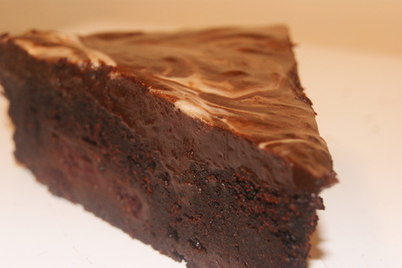 Шоколадный заварной кекс с вишней для шокоголиков