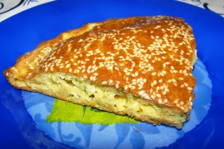 Фото к рецепту: Сырный кекс с петрушкой, кунжутом и розмарином