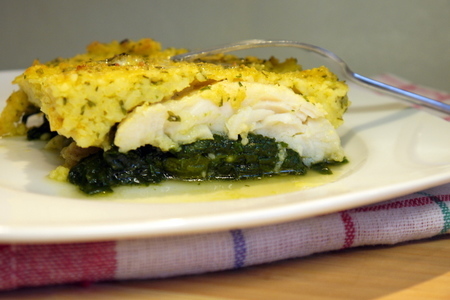 Фото к рецепту: Рыбно-шпинатный гратен с кус-кусом