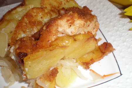 Запеканка из квашеной капусты с курицей и картофелем