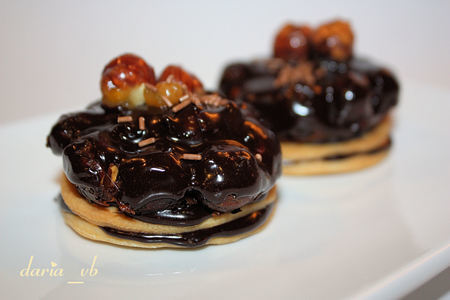 Фото к рецепту: Шоколадно-ореховое печенье «щелкунчик»/дуэль