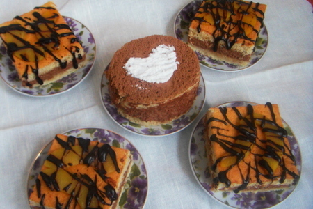 Фото к рецепту: Персиковые  пирожные с шоколадным муссом
