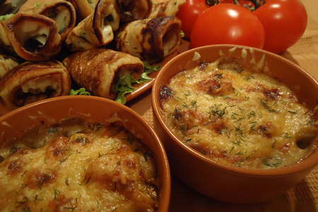 Куриное рагу под сырным соусом, пирог с семгой и креветками и грибные оладьи со сливочным сыром!