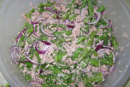 Салат из стручковой фасоли с тунцом