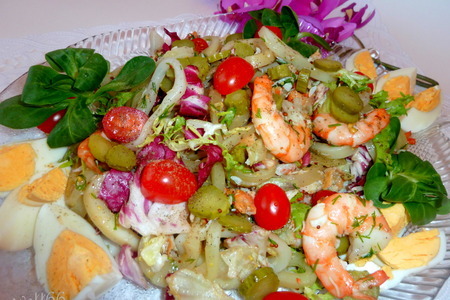 Фото к рецепту: Салат "морской бриз" с камчатской ноткой