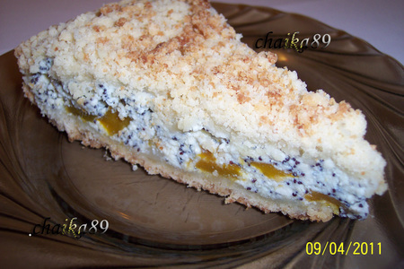 Песочный пирог с творогом,манго и маком