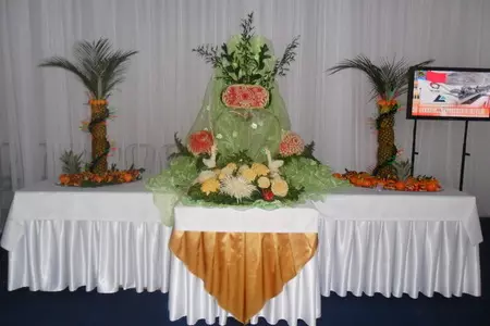 Фуршетная зарисовка