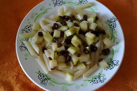 Сладкая паста с фруктово-медовым соусом