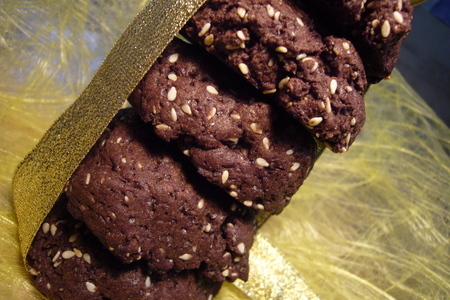 Шоколадно - кукурузное печенье с кунжутом.