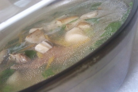 Суп с вешенками и шпинатом