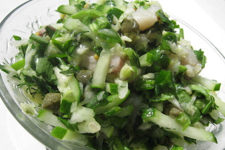 Зеленый салат с сельдью и виноградом - любителям селедки посвящается