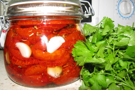 Фото к рецепту: Вяленые помидорки