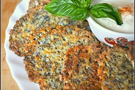Картофельные оладьи с маком
