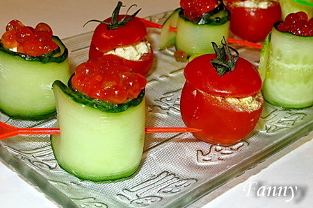 Фаршированные помидоры-черри и роллы из огурцов - закуски для фуршета