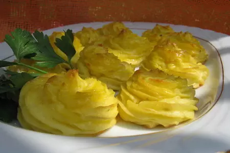 Пирожное "герцогиня" - гарнир из картофеля ( duchess potatoes).
