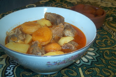 Фото к рецепту: Ərikli şorba (что-то среднее между супом и рагу)