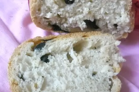 Хлеб с маслинами