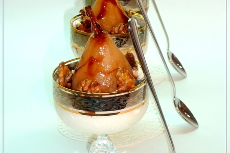 Фото к рецепту: Десерт "грушевая рапсодия" с грильяжем из грецкого ореха