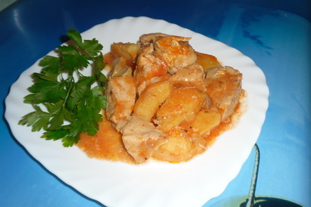 Фото к рецепту: Соте из куриного филе, айвы и ананаса "оранж"