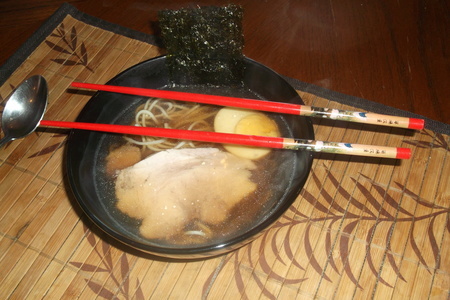 Рамен - японский мясной суп на трех бульонах