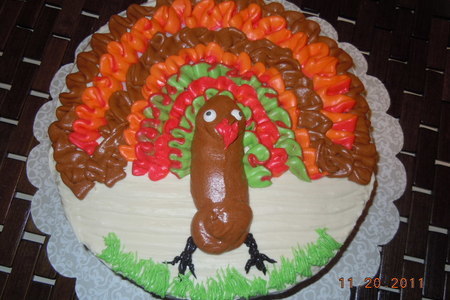 Фото к рецепту: Торт индюшка  ко дню благодарения (мой первый опыт по декорации тортов)