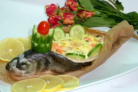 Ладья из сибаса, фаршированная  сырно-сливочным суфле с форелью (готовимся к новому году)